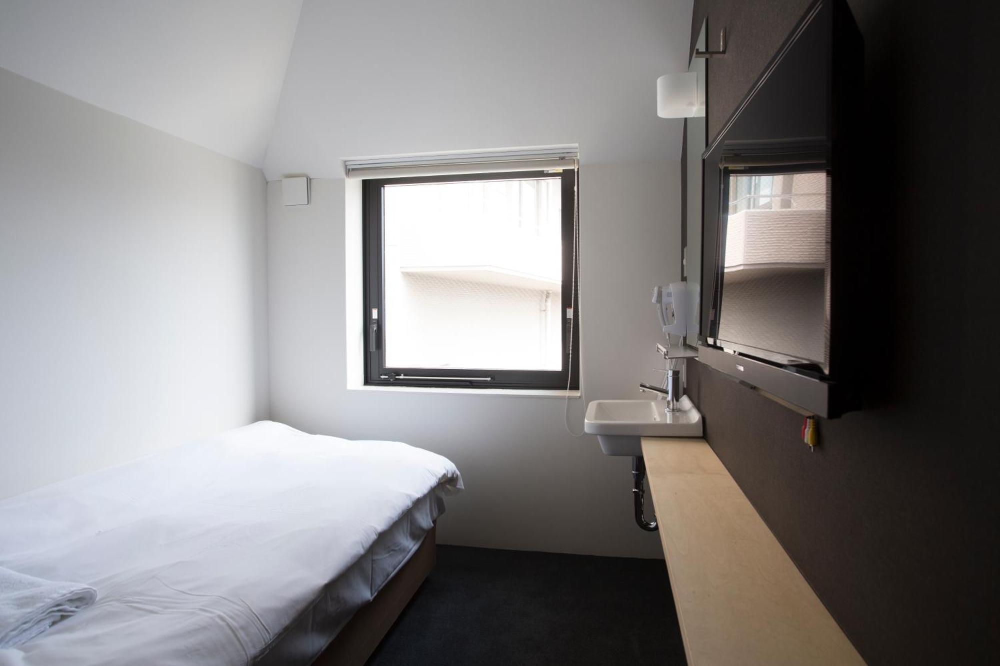 Single Room with Shared Bathroom,1589160106:JPEG